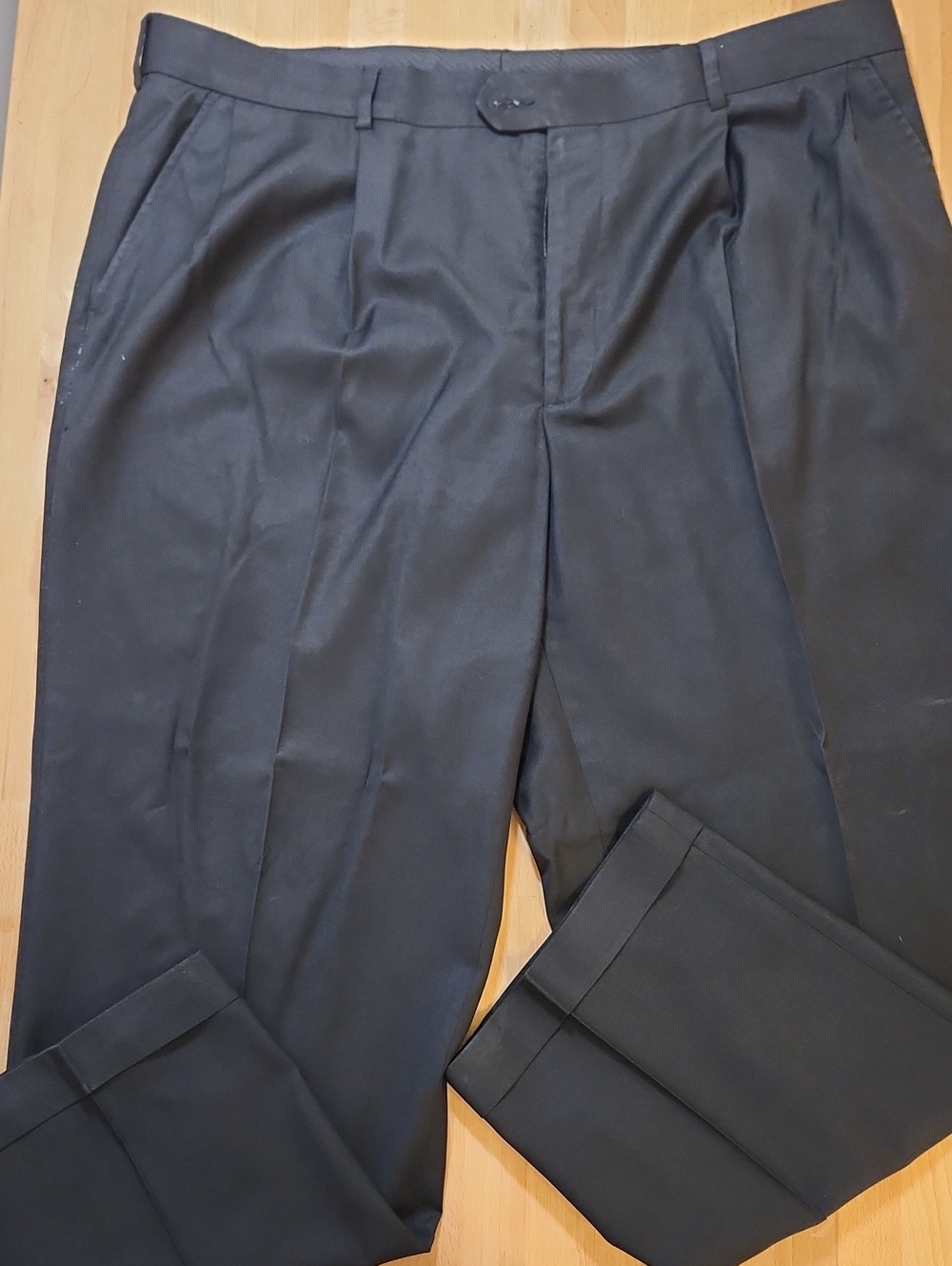 Perry Ellis Men's Black Pleated Dress Pants